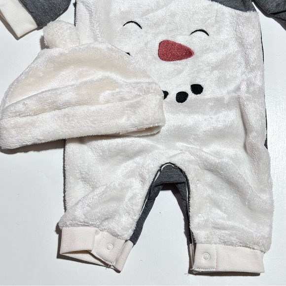 Holiday Time Baby and Toddler Romper with Matching Hat Snowman NEW - Pls Bundle! - Picture 2 of 4